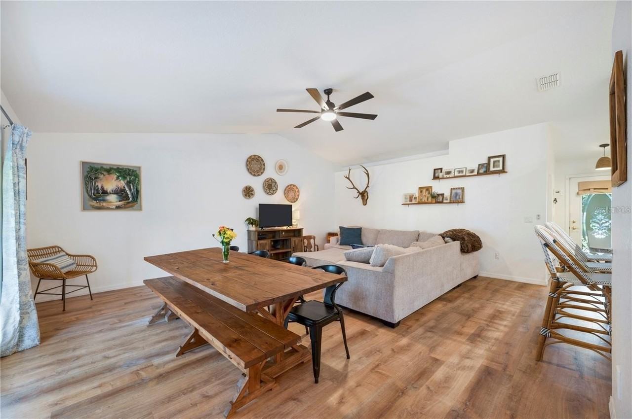 3668 Joshua Ln - Photo 5 of 31