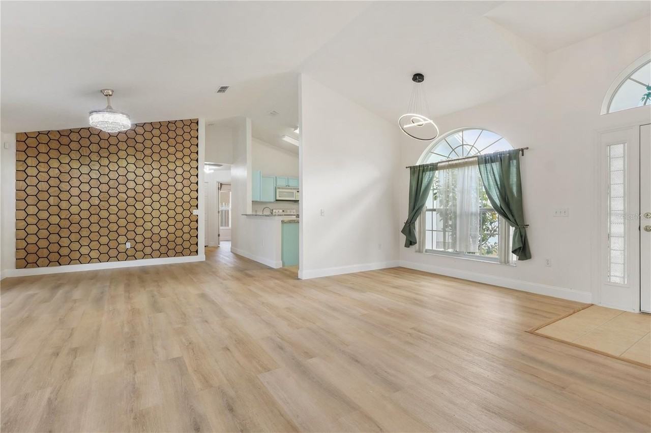 246 Anson Dr - Photo 5 of 26