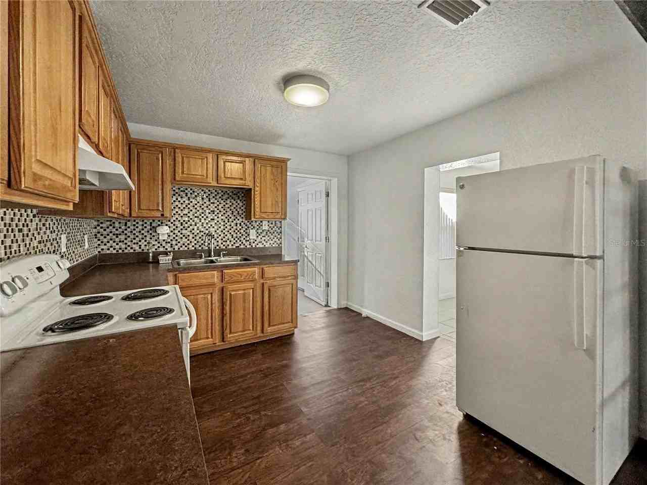 612 Kensington St - Photo 6 of 18