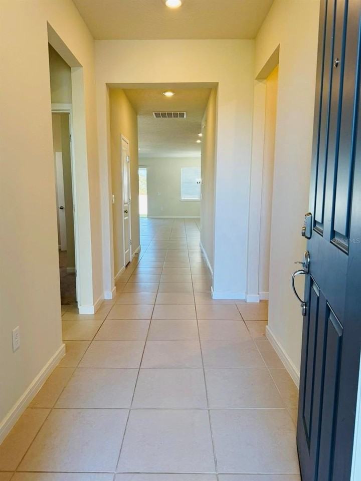 13049 Skyway Ln - Photo 2 of 23