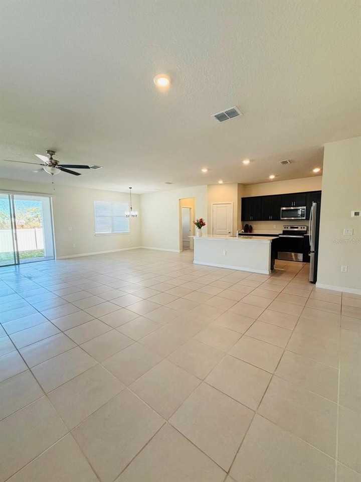 13049 Skyway Ln - Photo 7 of 23