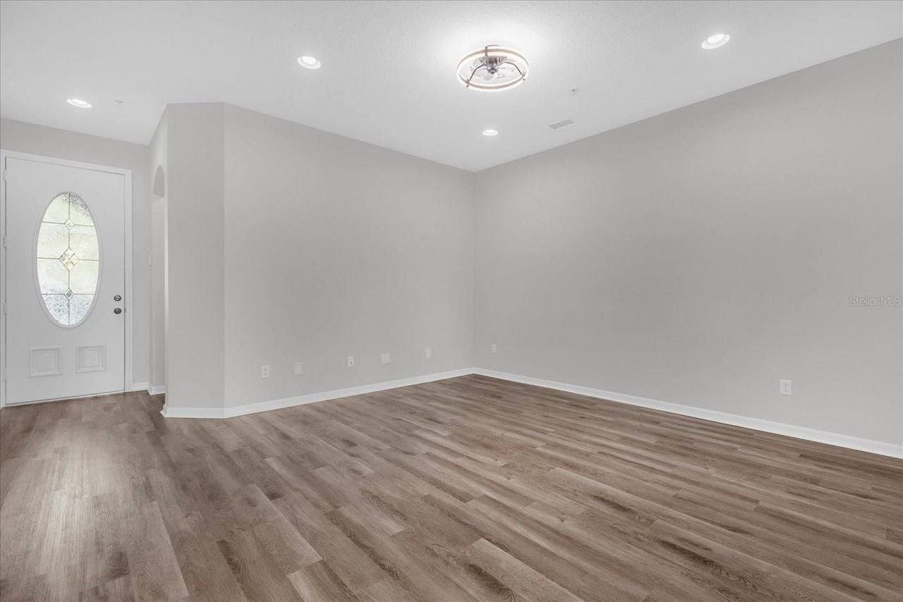 9450 Silver Buttonwood St - Photo 2 of 25