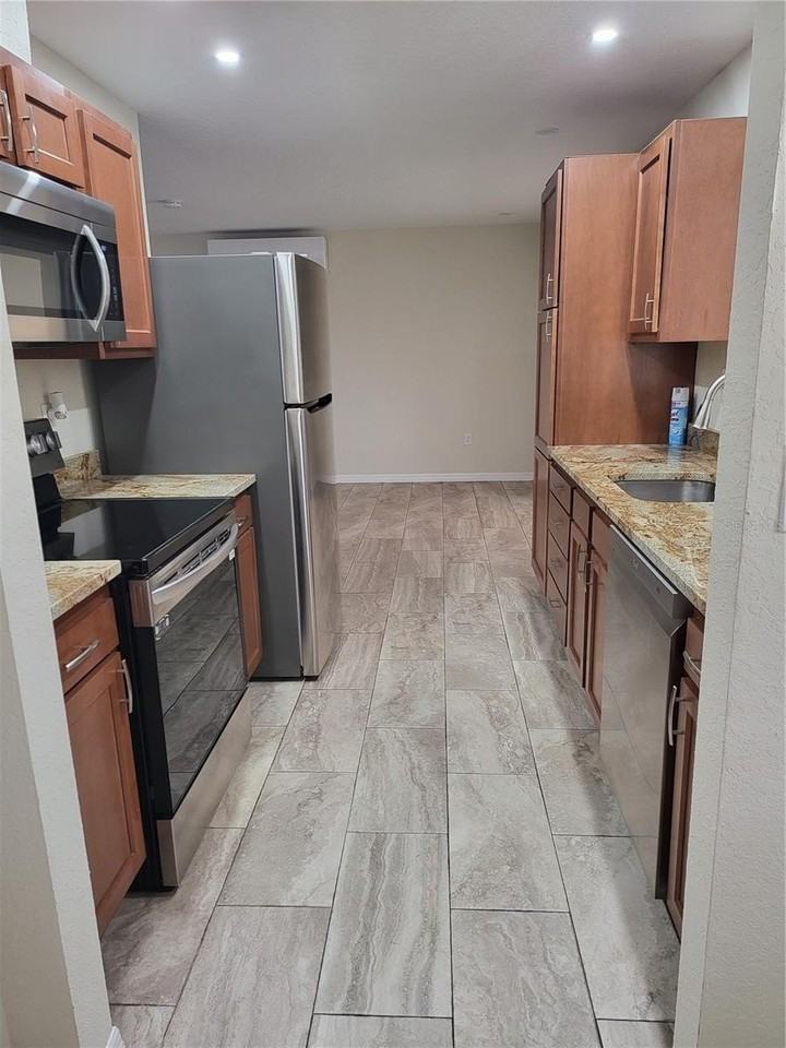 1602 Council Dr - Photo 3 of 18