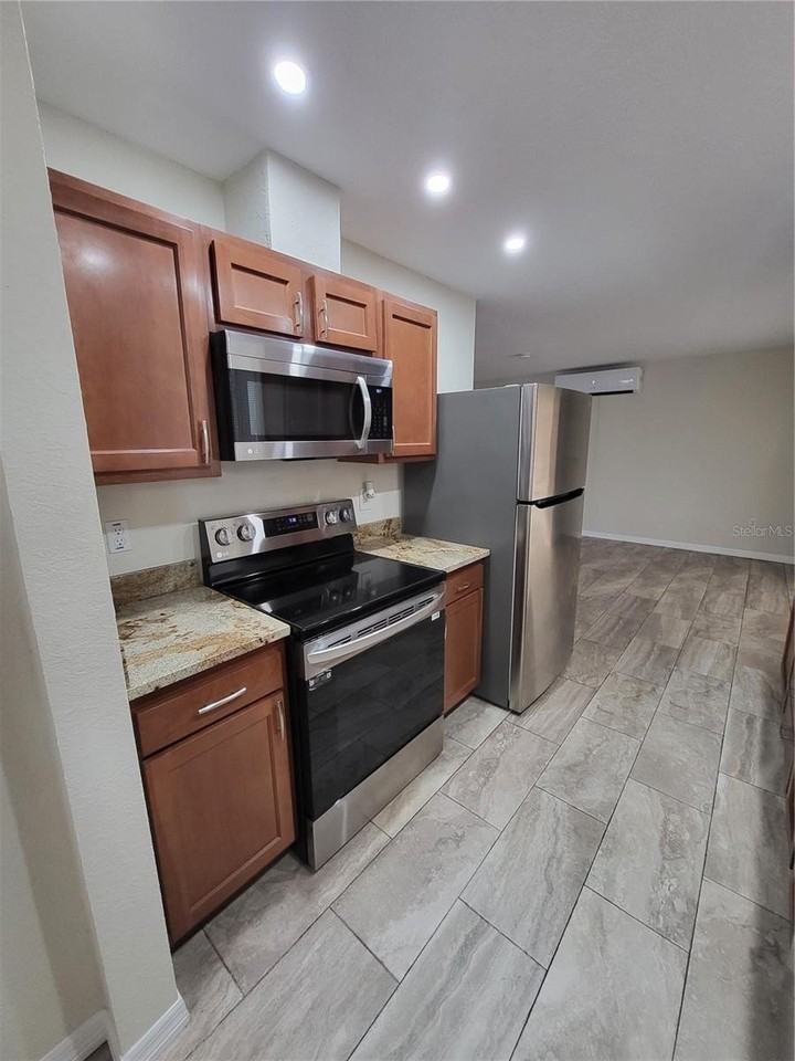 1602 Council Dr - Photo 4 of 18