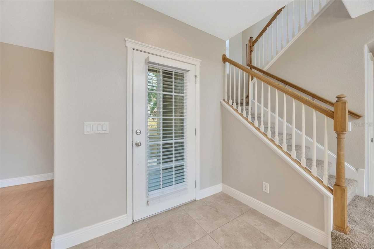 16323 Bridgewalk Dr - Photo 4 of 31
