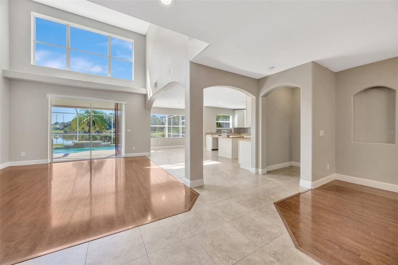 16323 Bridgewalk Dr - Photo 7 of 31