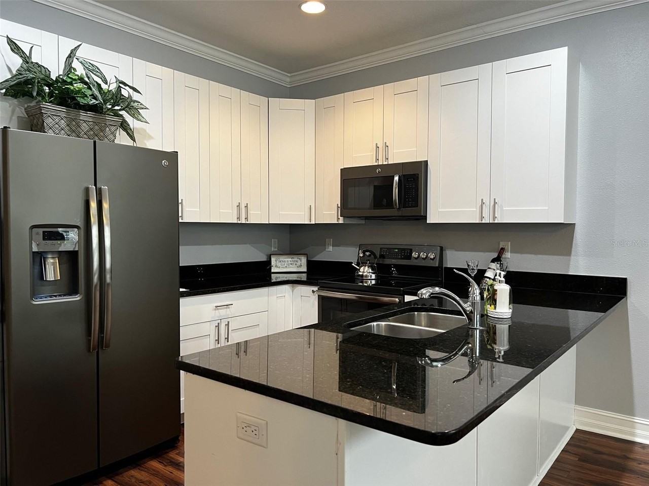 6921 Interbay Blvd #4 - Photo 7 of 15