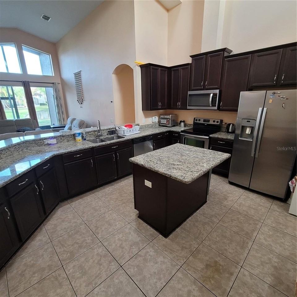 10850 Breaking Rocks Dr - Photo 3 of 31