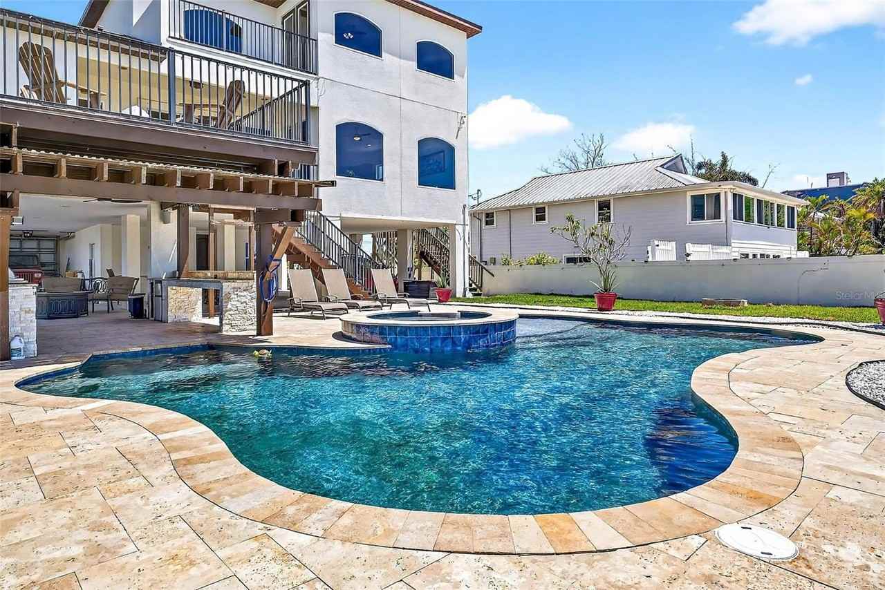 3532 W Shell Point Rd - Photo 2 of 40