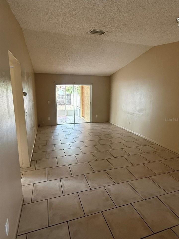 3620 Hartford St N - Photo 3 of 22