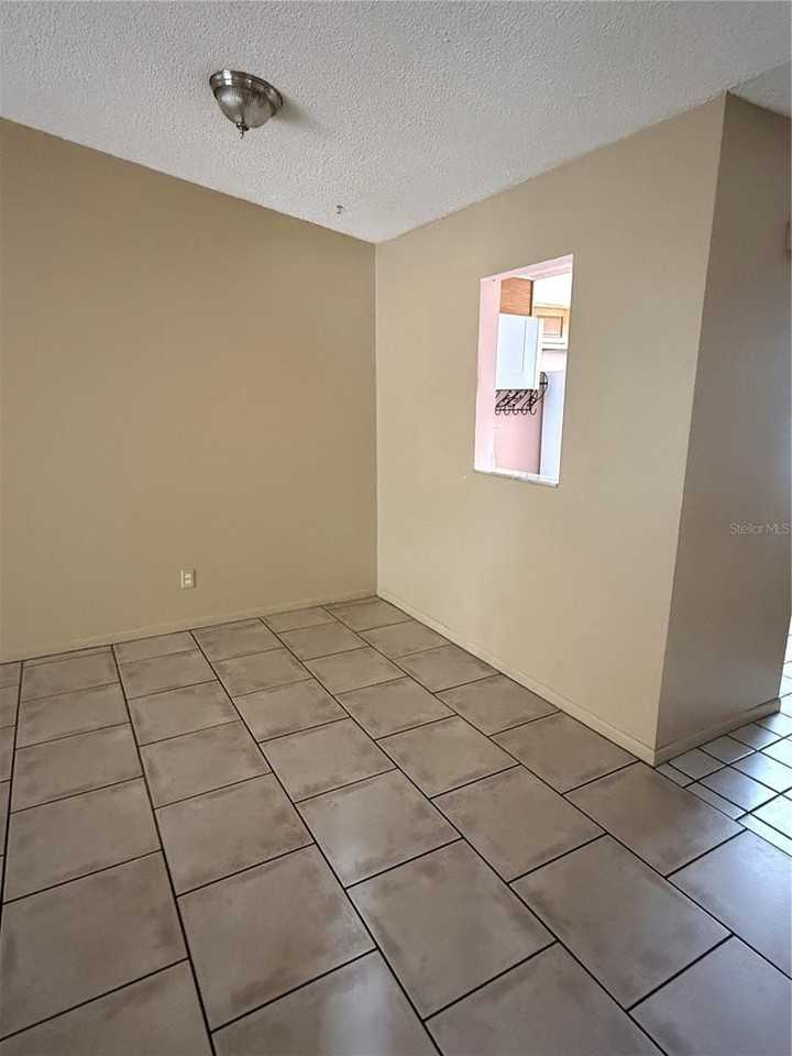 3620 Hartford St N - Photo 4 of 22