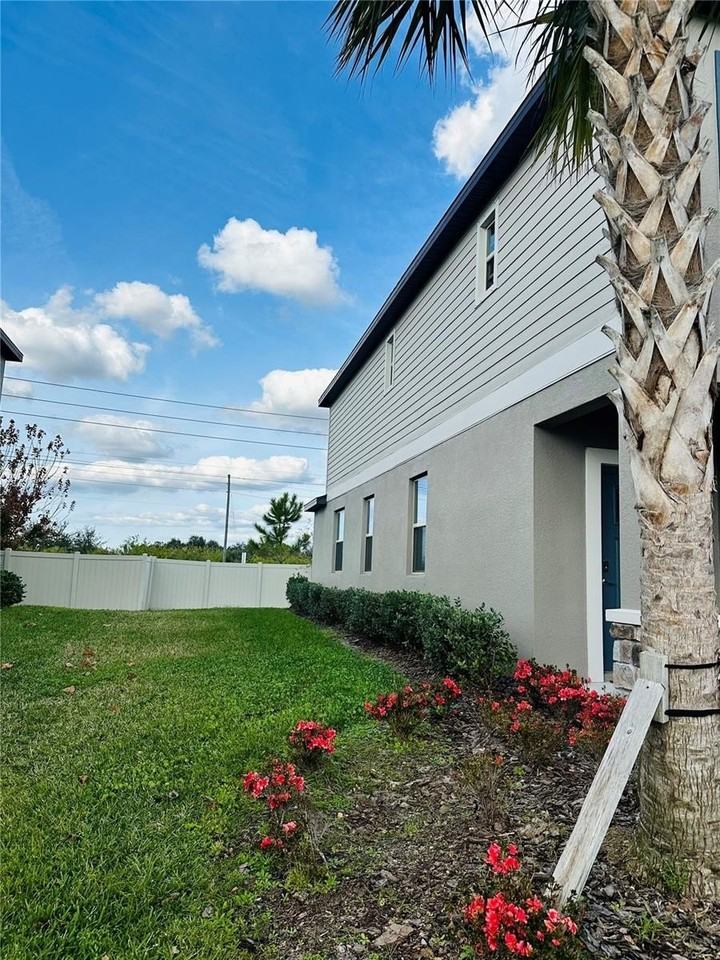 8271 Corner Pine Way - Photo 3 of 16