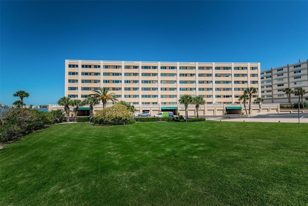 100 Bluff View Dr #306C - Photo 2 of 50