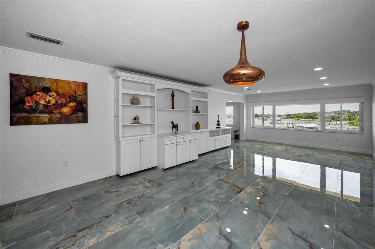 100 Bluff View Dr #306C - Photo 7 of 50