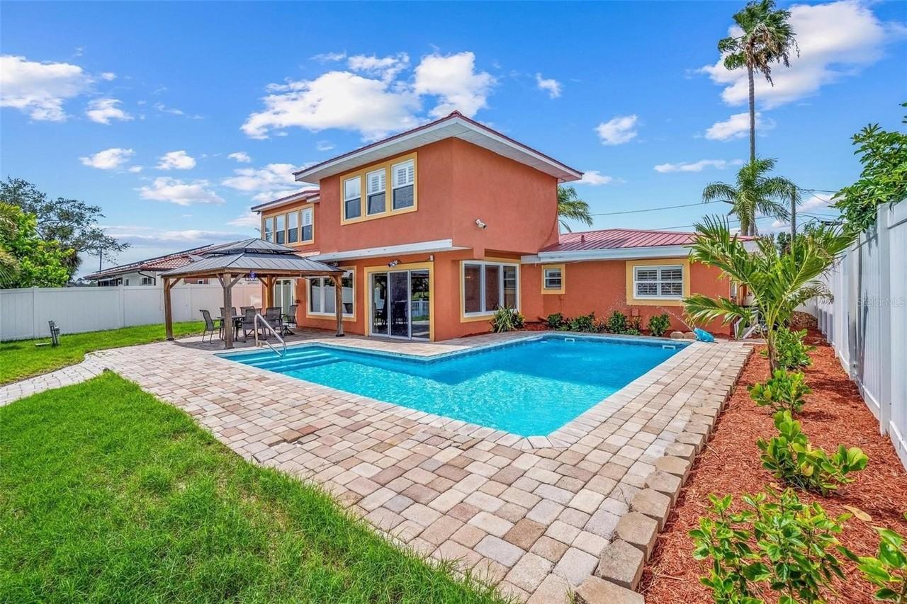 325 W Martin Luther King Jr Dr - Photo 4 of 50