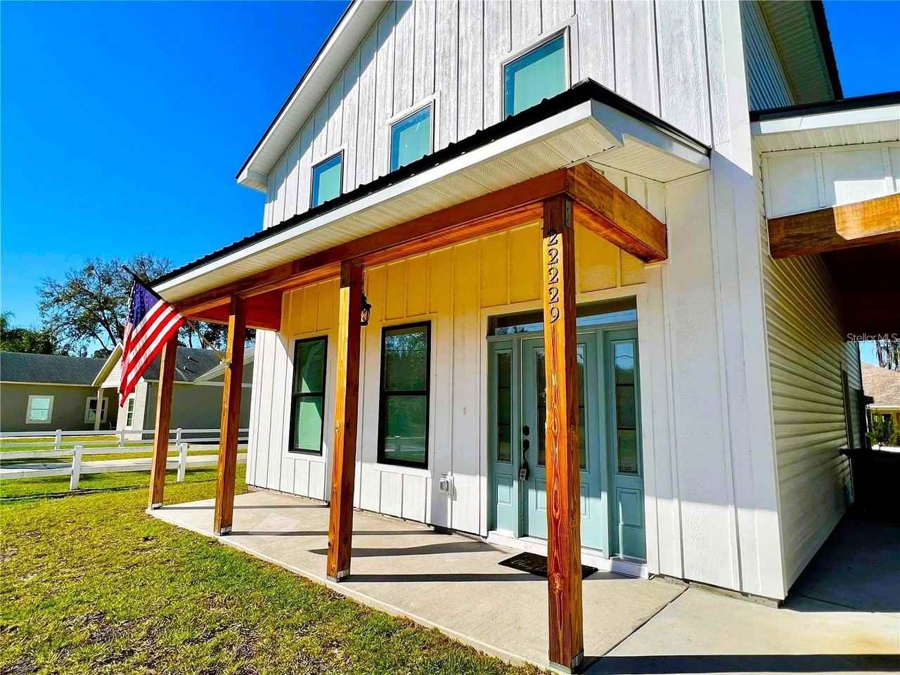 22229 Carson Dr - Photo 2 of 8