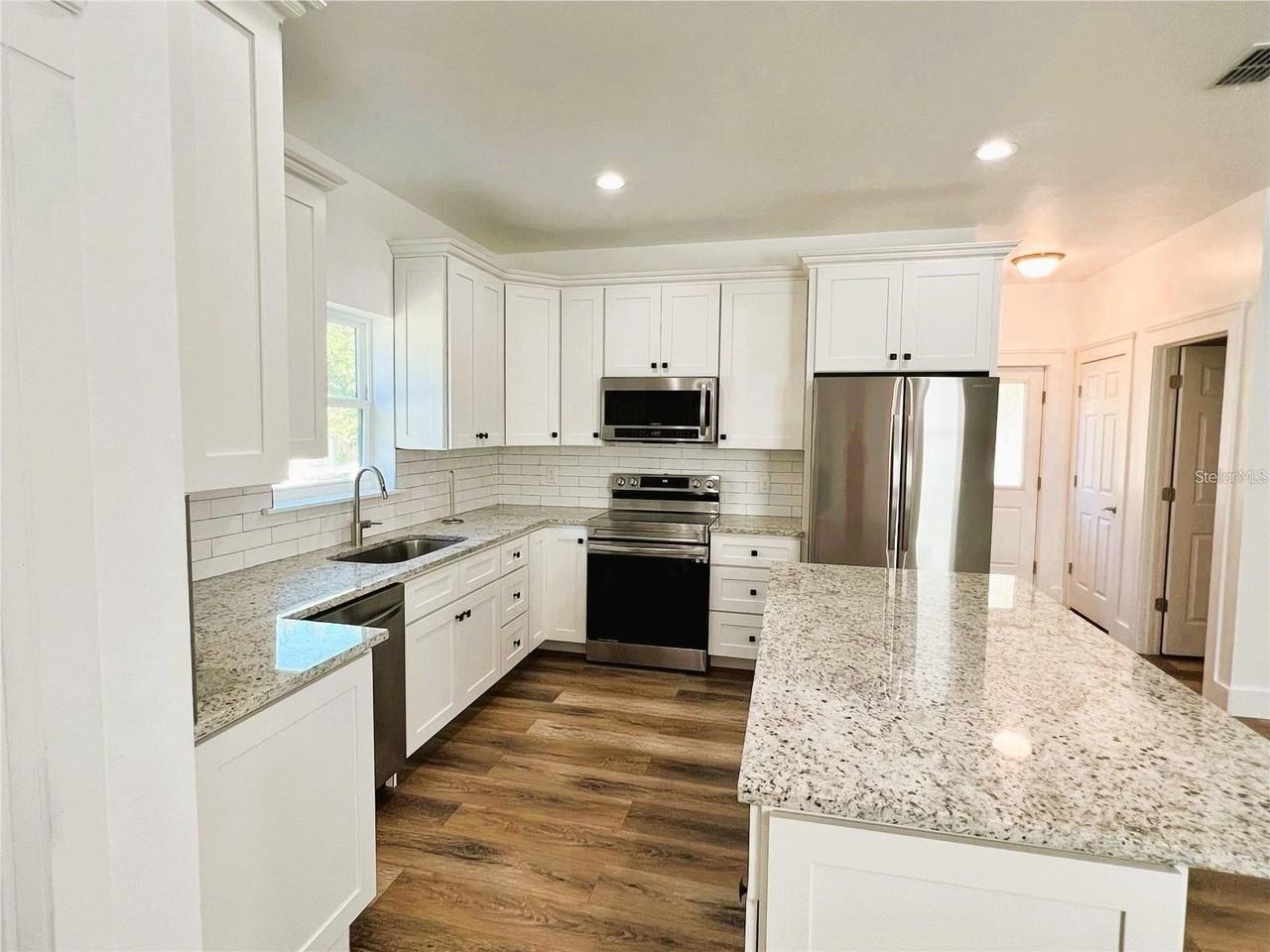 22229 Carson Dr - Photo 3 of 8