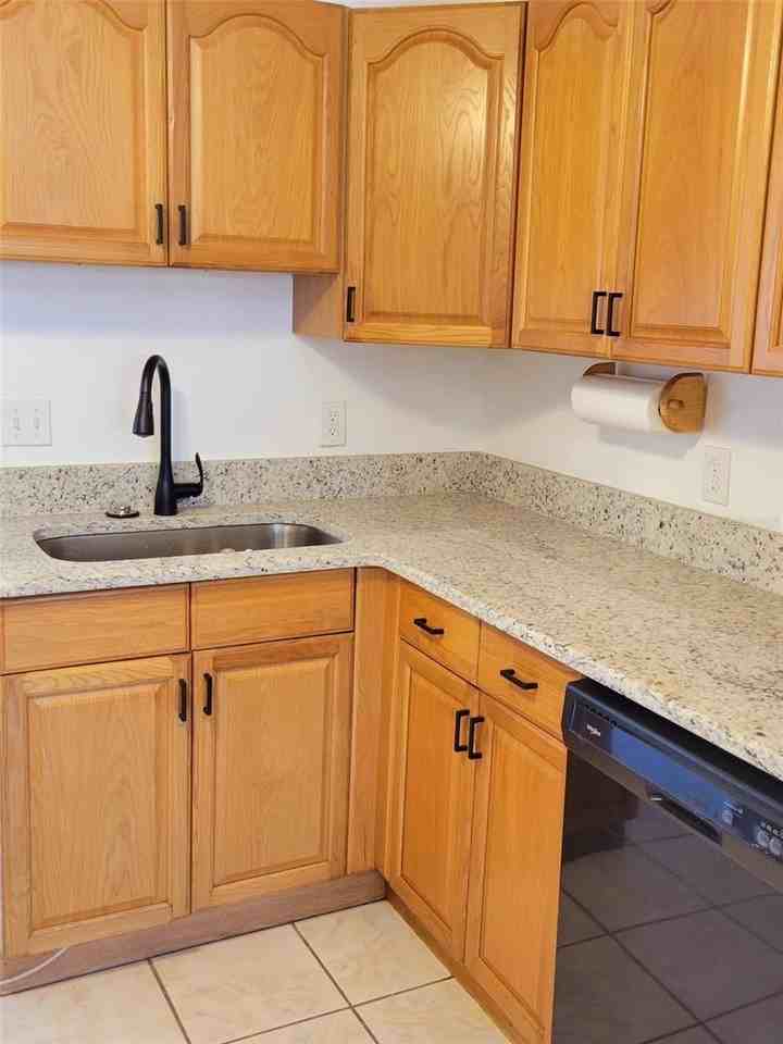 550 Pent St - Photo 4 of 10