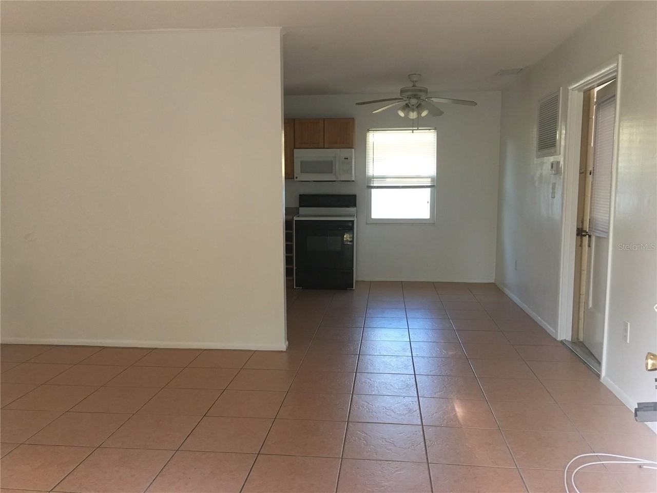 815 Margo St - Photo 3 of 8