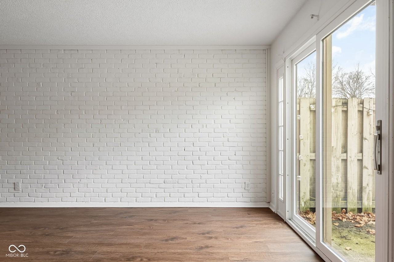 7488 Country Brook Dr - Photo 3 of 28