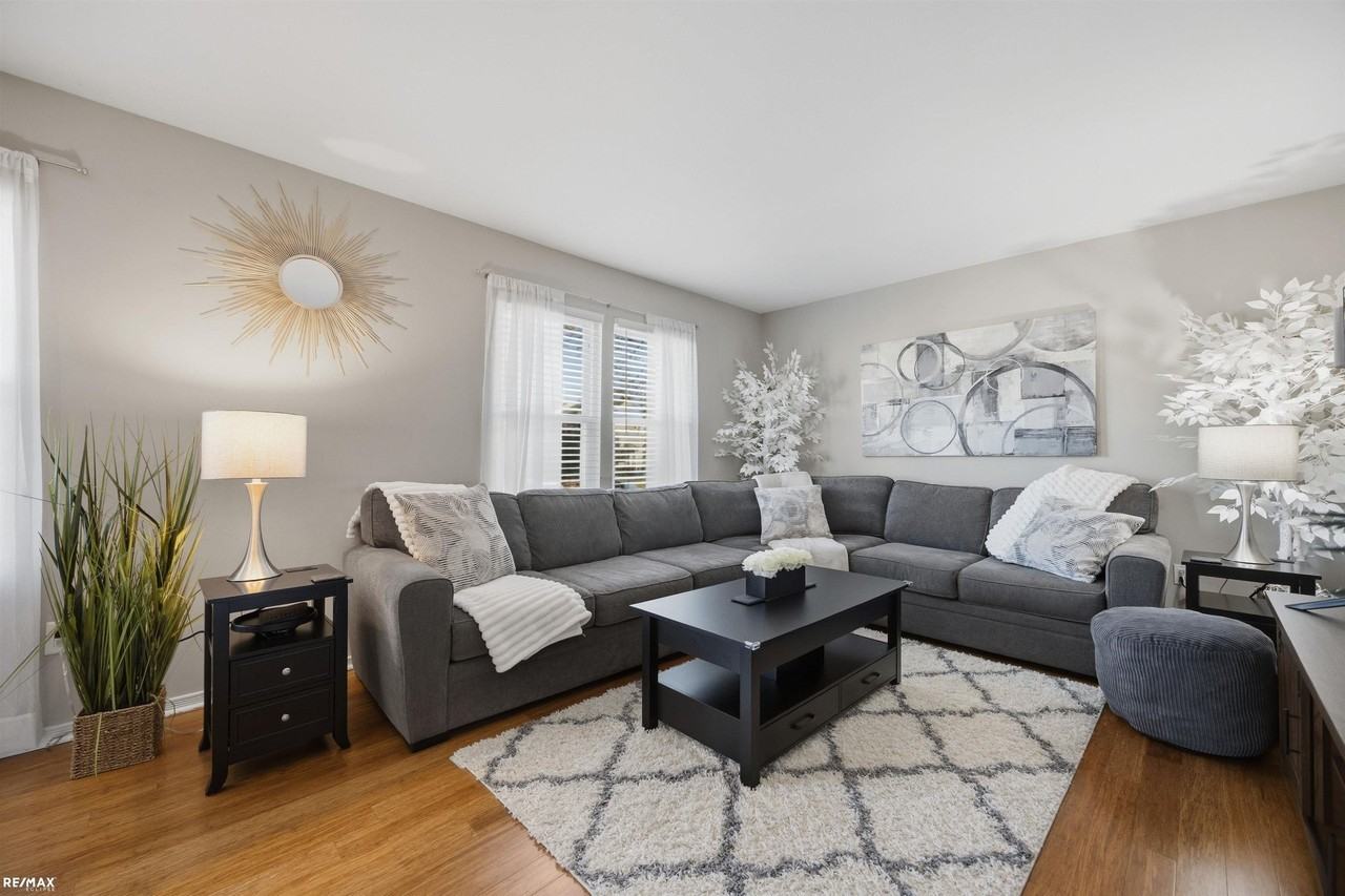 37686 Charter Oaks Blvd - Photo 2 of 26