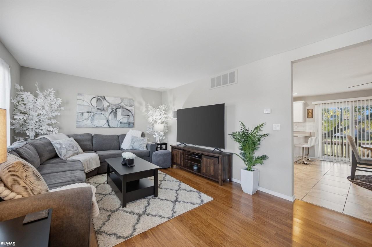 37686 Charter Oaks Blvd - Photo 5 of 26