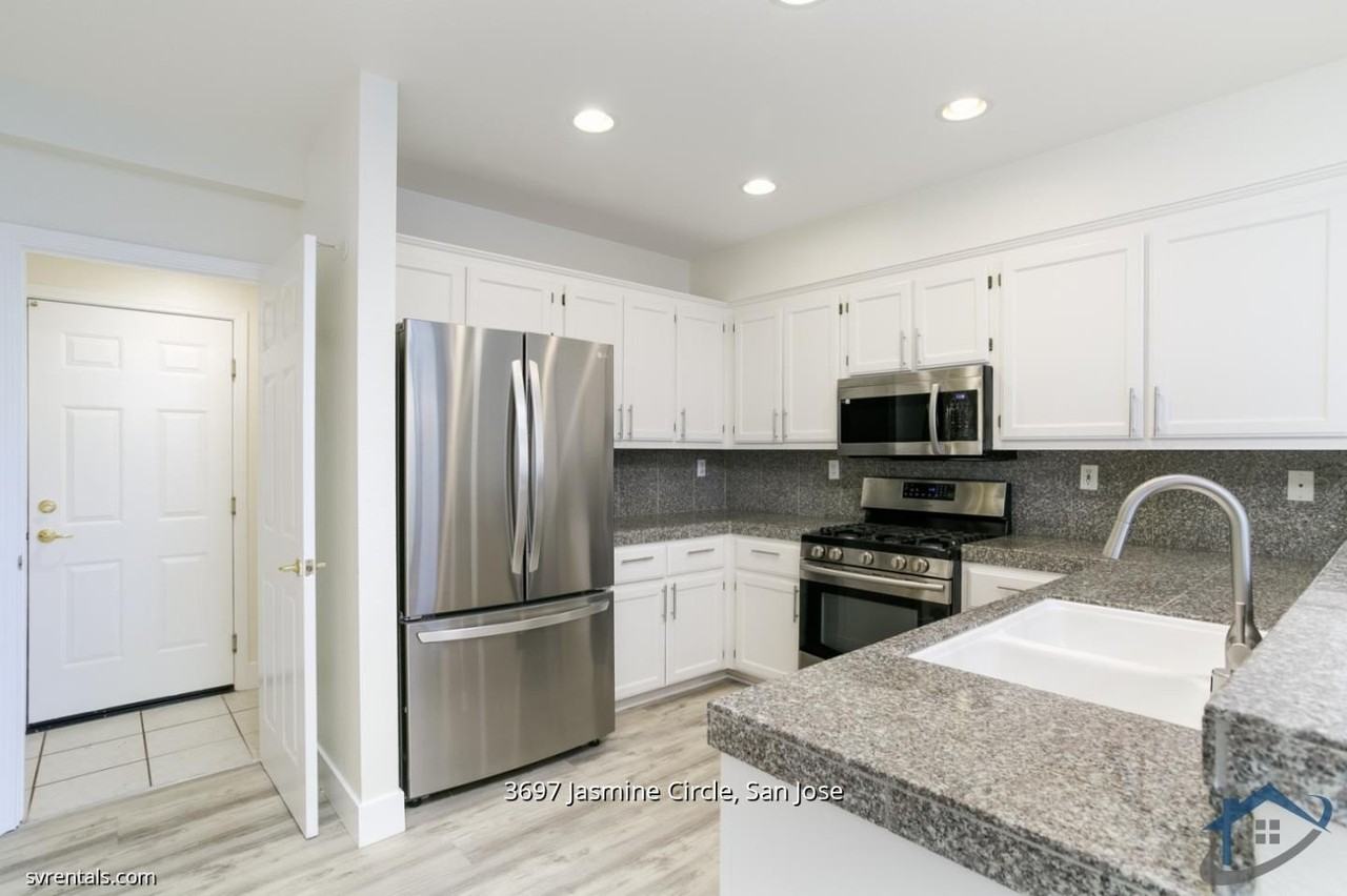 3697 Jasmine Cir - Photo 3 of 32