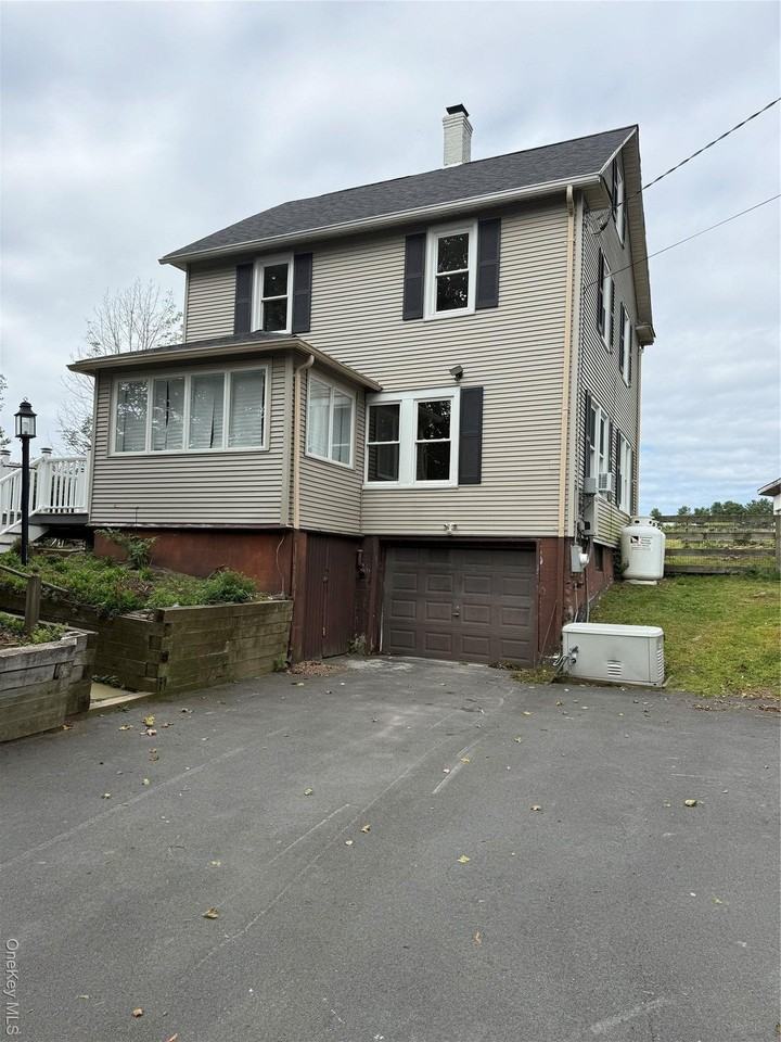 930 Lt Brender Highway - Photo 2 of 40