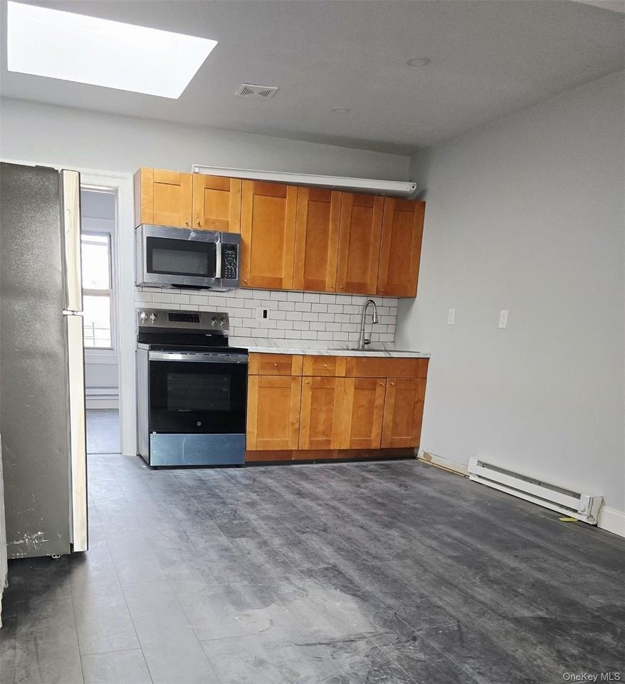 21145 Jamaica Ave - Photo 2 of 12