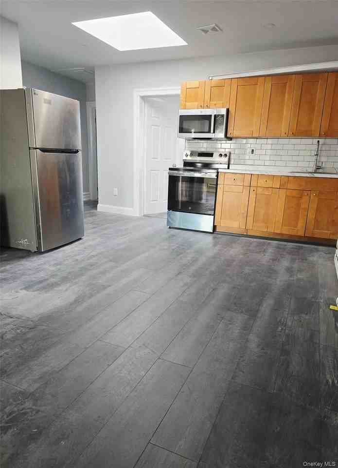 21145 Jamaica Ave - Photo 4 of 12