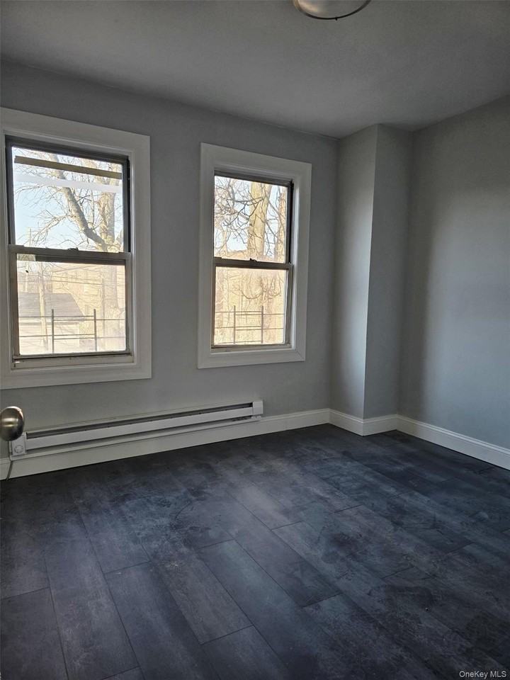 21145 Jamaica Ave - Photo 7 of 12