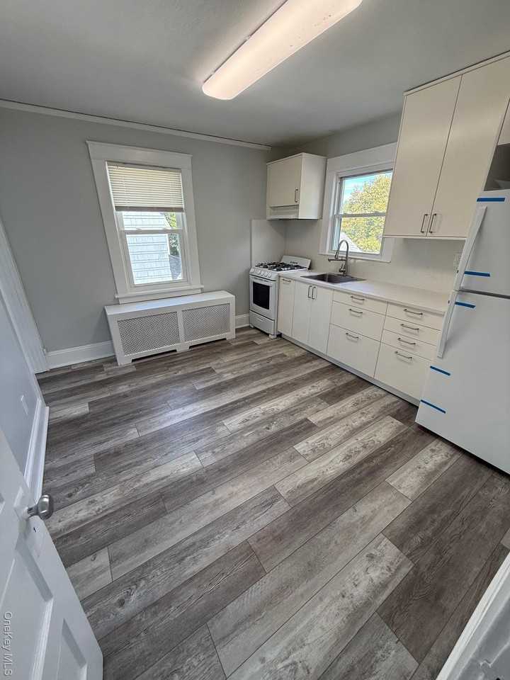 11 North St - Photo 3 of 10