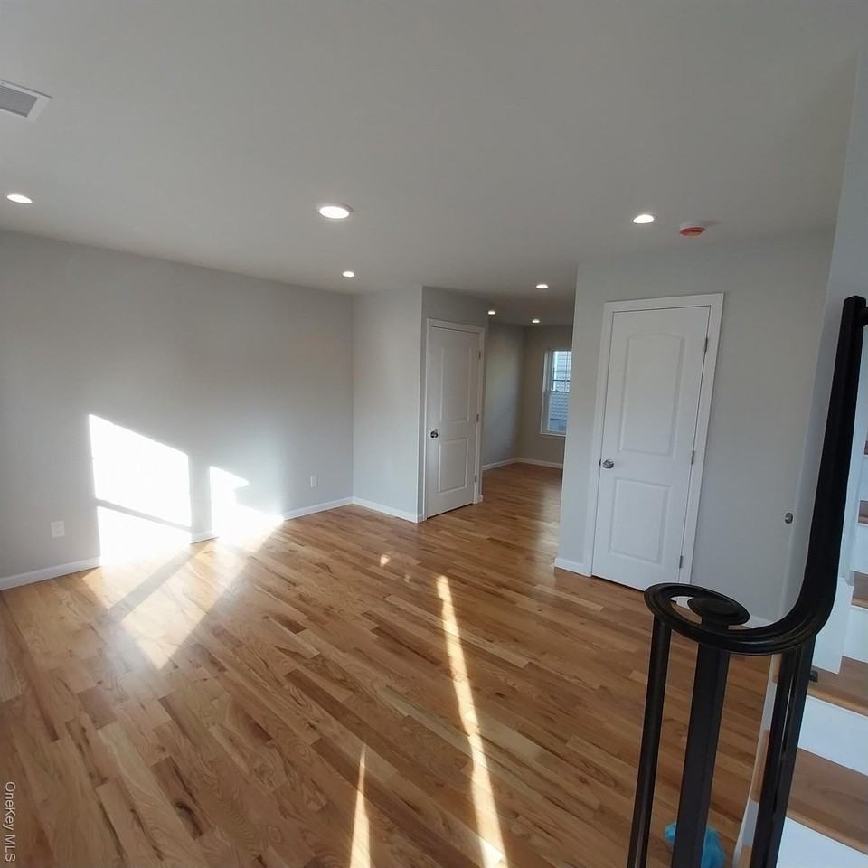 343 Jackson St #3 - Photo 6 of 23