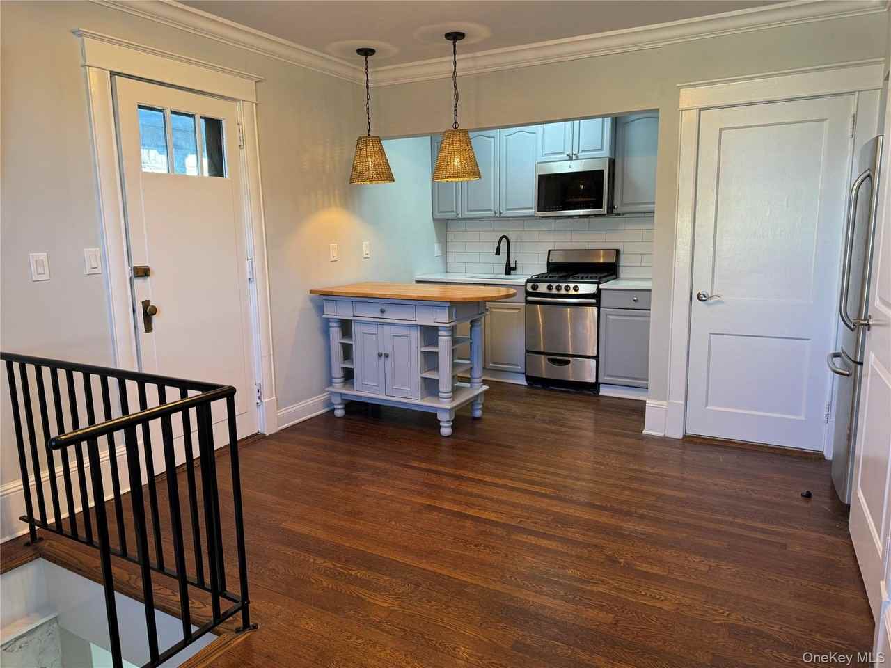 47 S Middletown Rd Apt 3 #3 - Photo 3 of 6