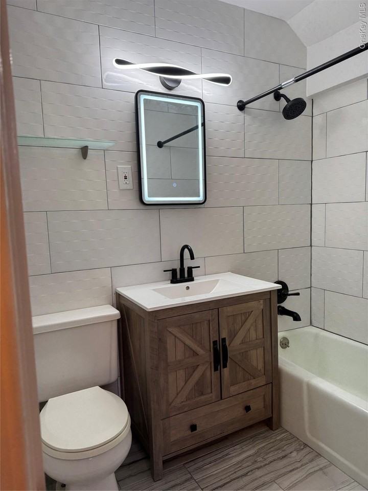 47 S Middletown Rd Apt 3 #3 - Photo 4 of 6