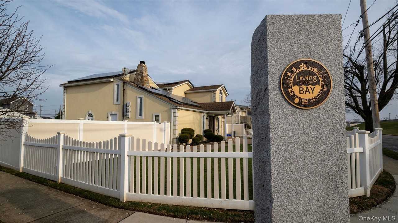 3 Marjorie Ln - Photo 2 of 25