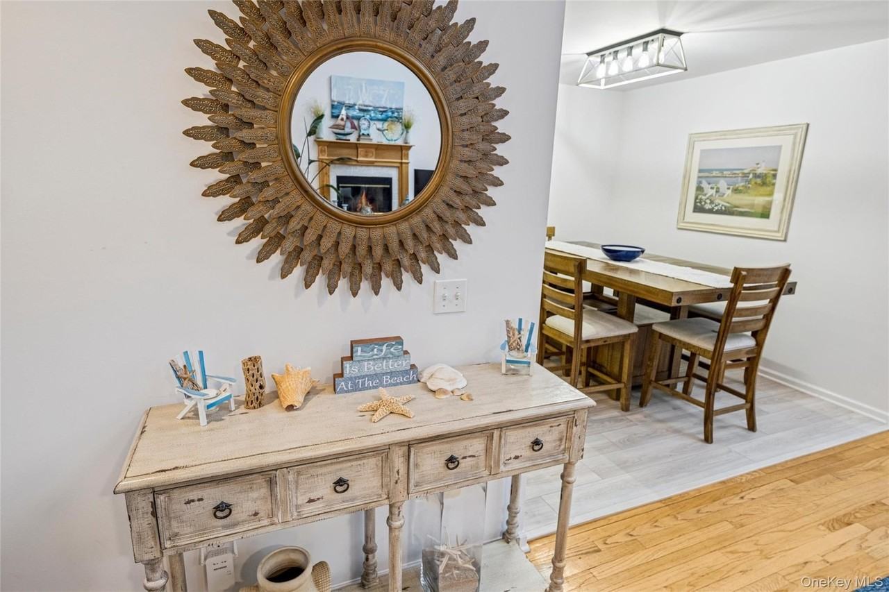 4 The Registry - Photo 3 of 34