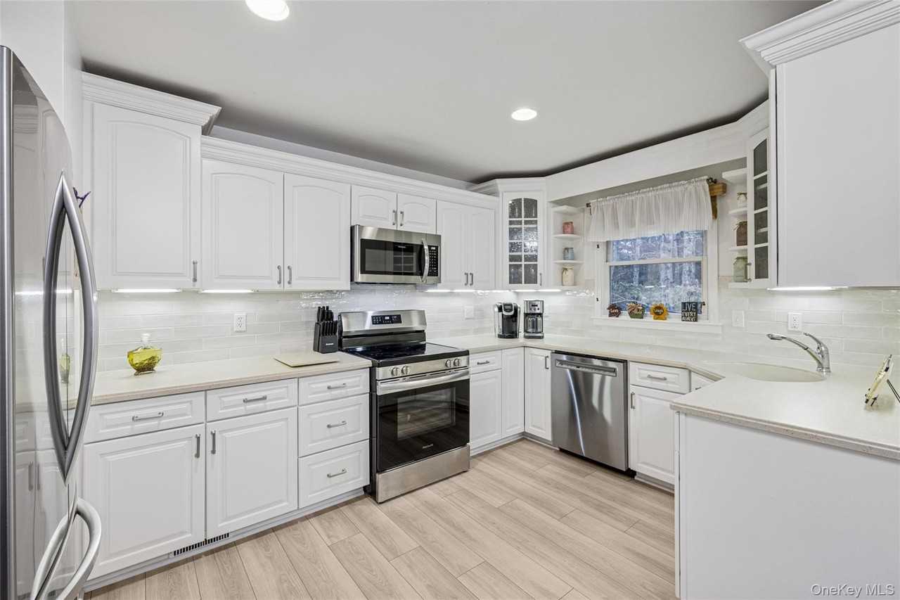 4 The Registry - Photo 4 of 34