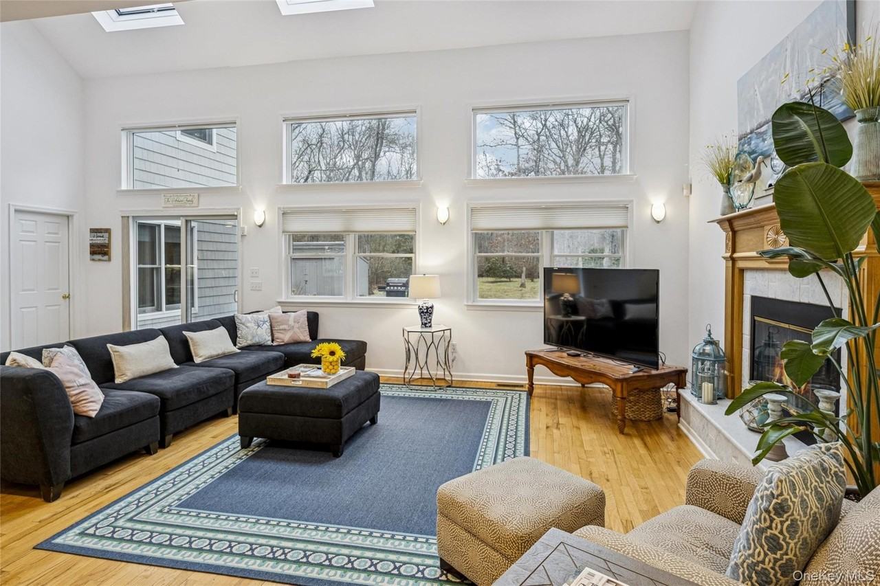 4 The Registry - Photo 7 of 34