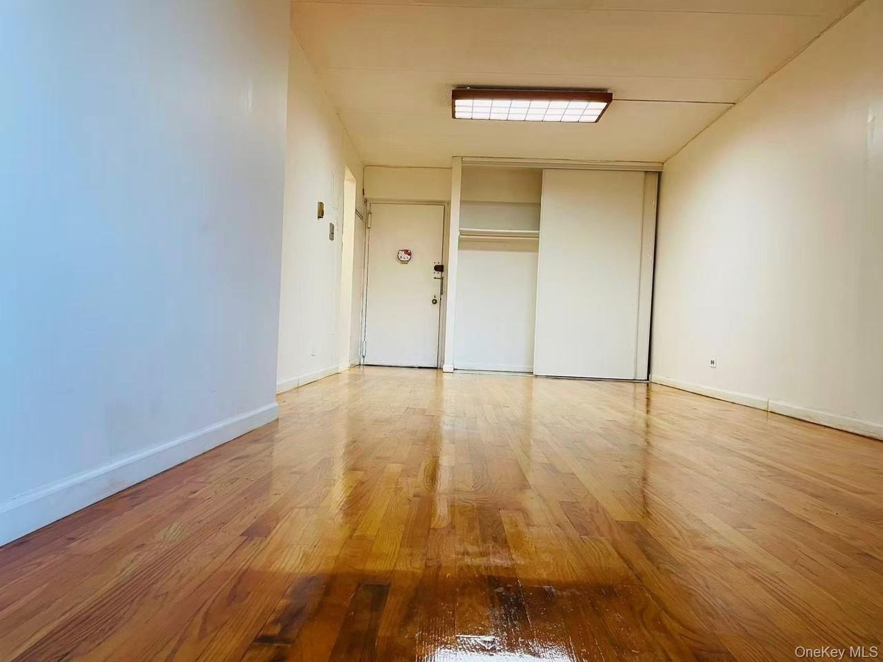 13635 Maple Ave Apt 7c #7C - Photo 6 of 8