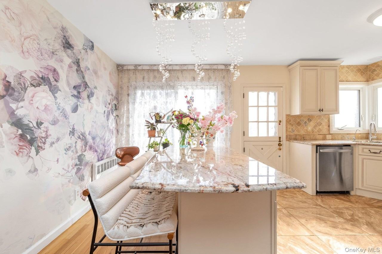 1815 Schermerhorn St - Photo 6 of 21