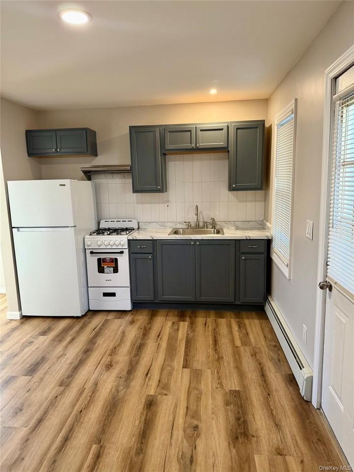 28B Knapp Rd - Photo 3 of 7