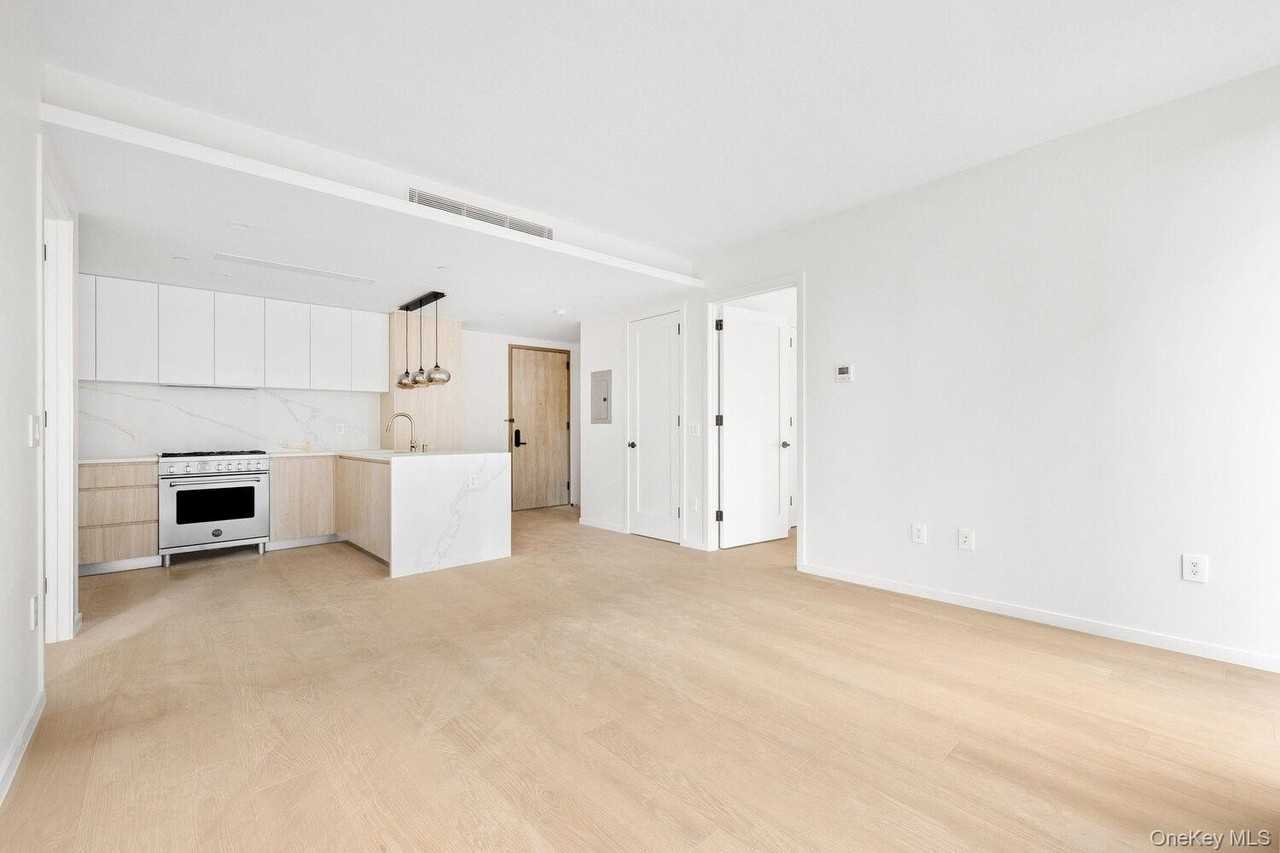 1136 45th Rd #611B - Photo 3 of 11