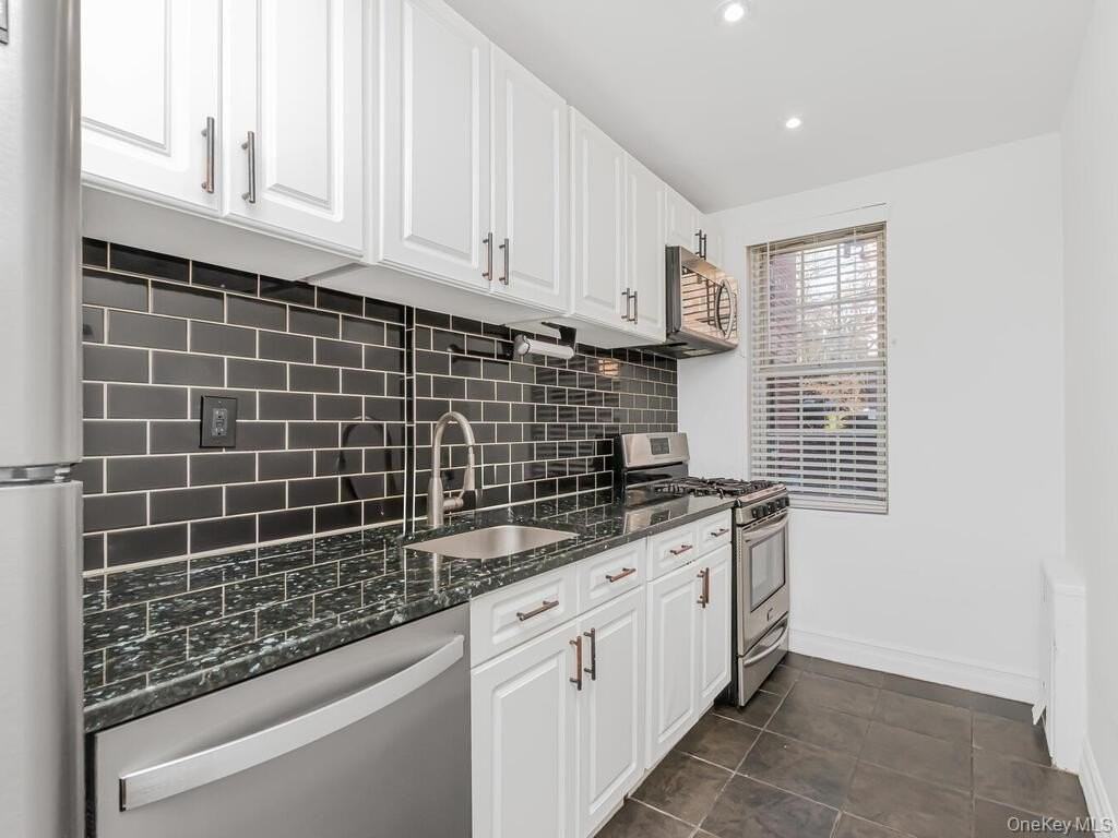 800 Bronx River Rd Apt A12 #A12 - Photo 7 of 14