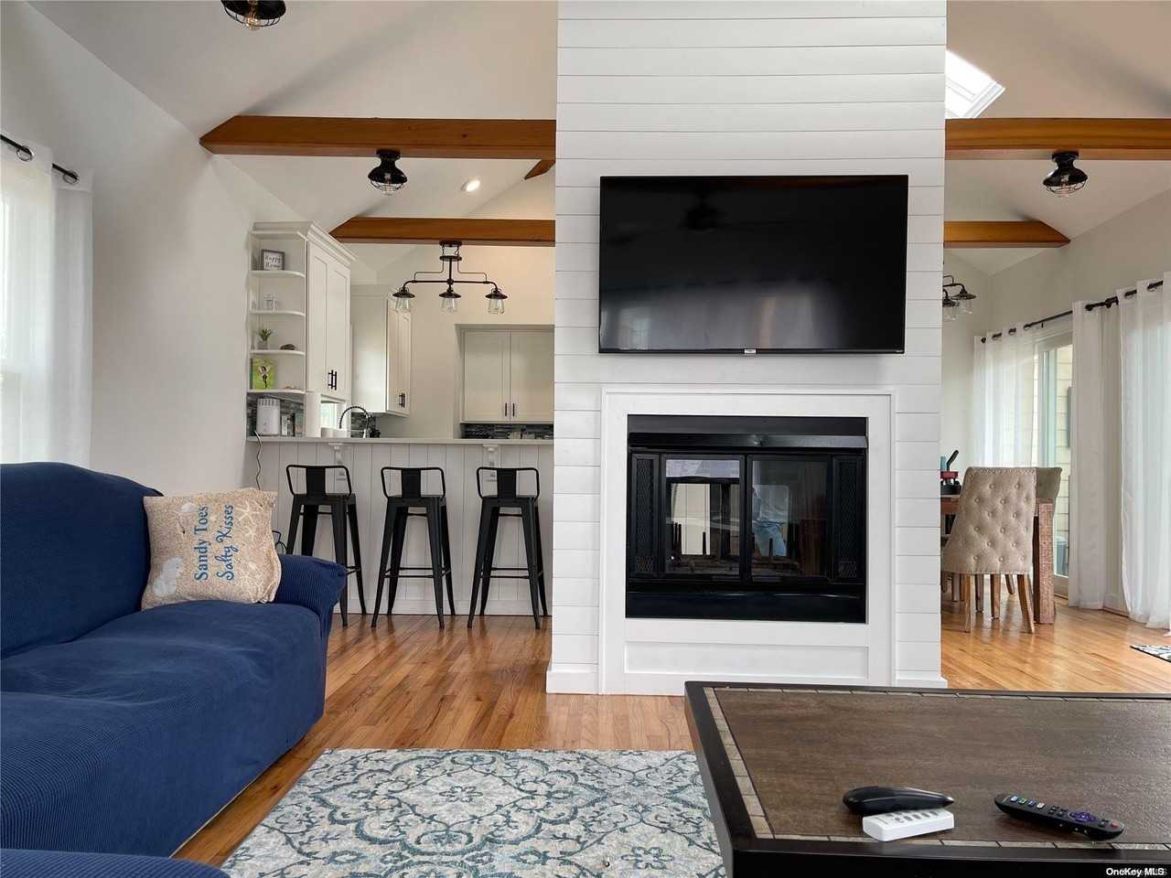 485 Bayberry Walk - Photo 2 of 16