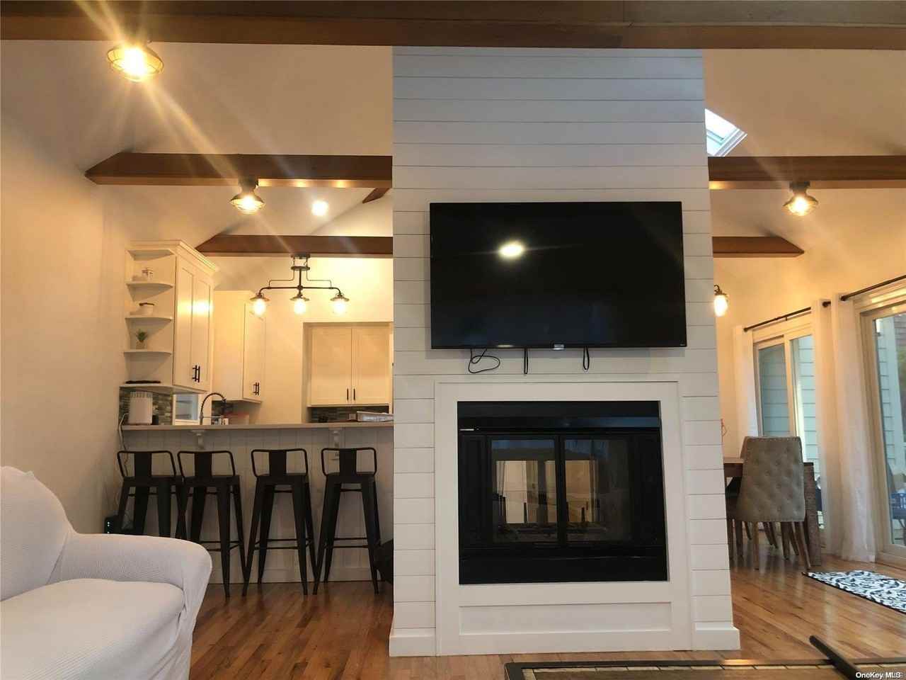 485 Bayberry Walk - Photo 3 of 16