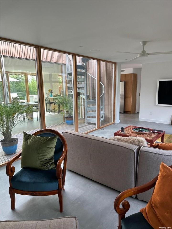 25 East Walk - Photo 7 of 11