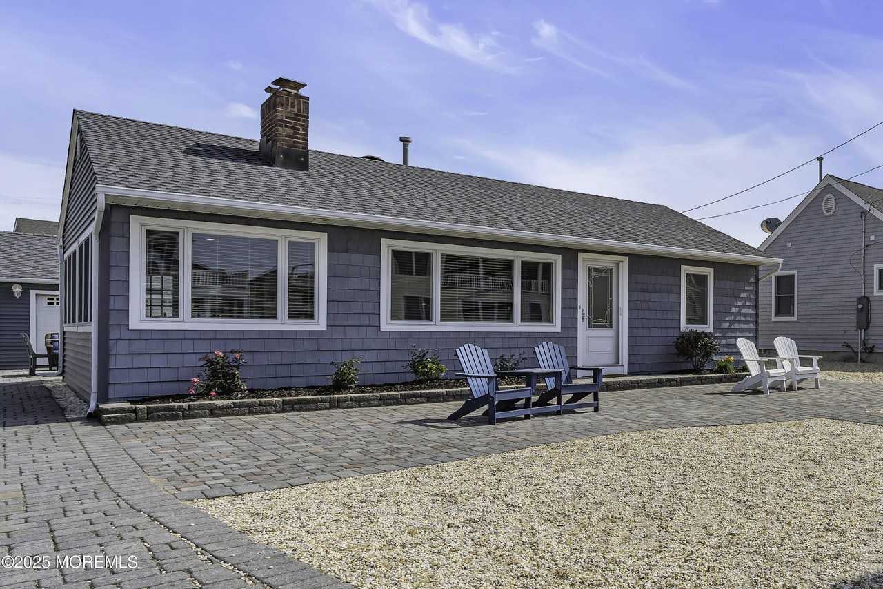 5 Dover Ave - Photo 3 of 21