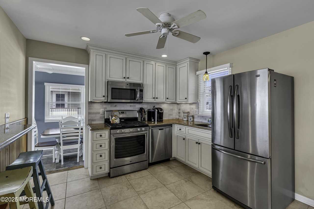 5 Dover Ave - Photo 7 of 21