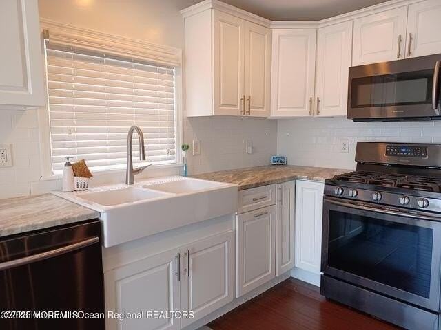 639 Overton Pl - Photo 2 of 24